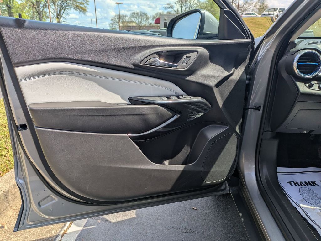 Thumbnail: 2025 Chevrolet Trax - 11