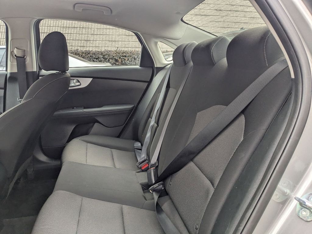 Thumbnail: 2024 Kia Forte - 24