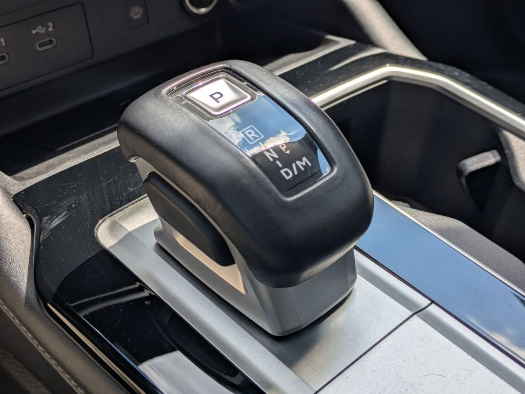 Thumbnail: 2025 Mitsubishi Outlander - 17