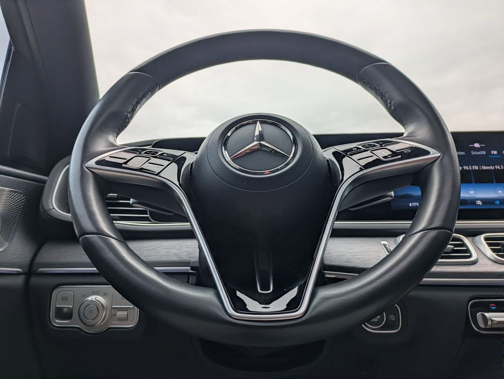 Thumbnail: 2025 Mercedes-Benz GLS - 23