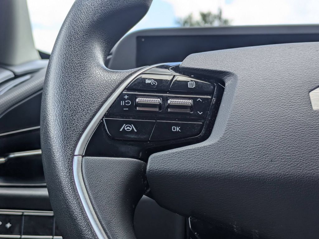 Thumbnail: 2025 Kia Niro - 22
