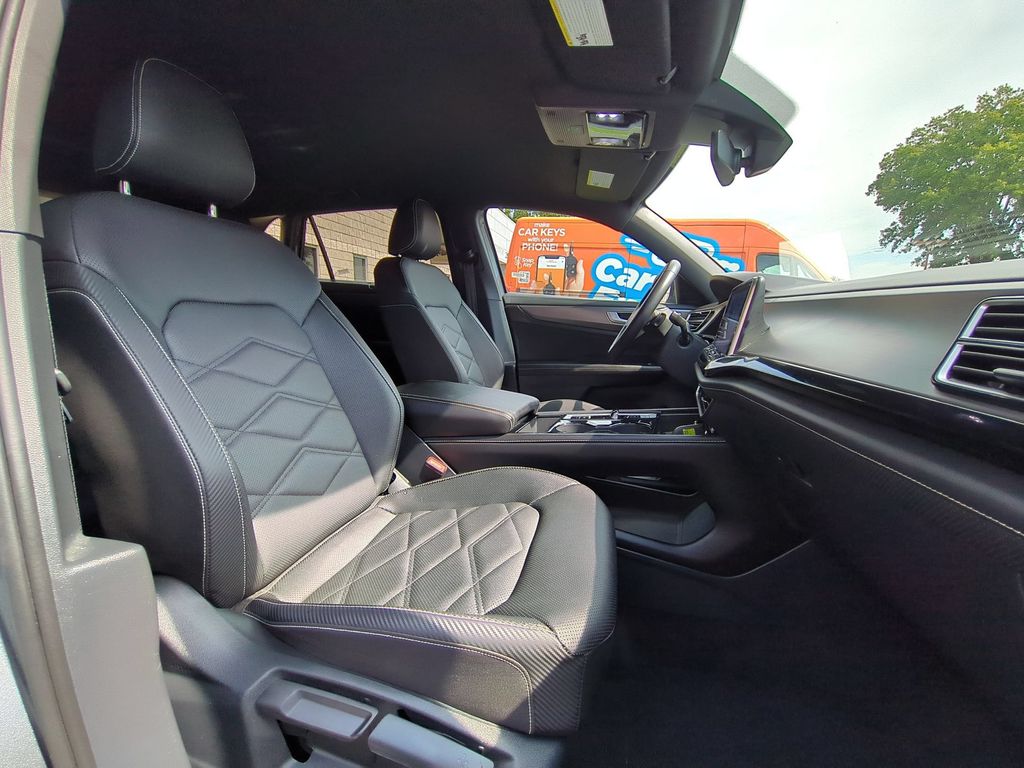 2025 Volkswagen Atlas Cross Sport SE w/Tech - Photo 27
