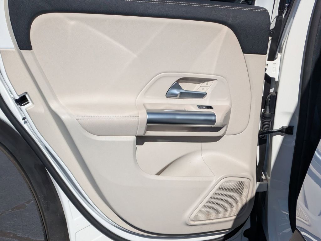 Thumbnail: 2025 Mercedes-Benz GLA - 25