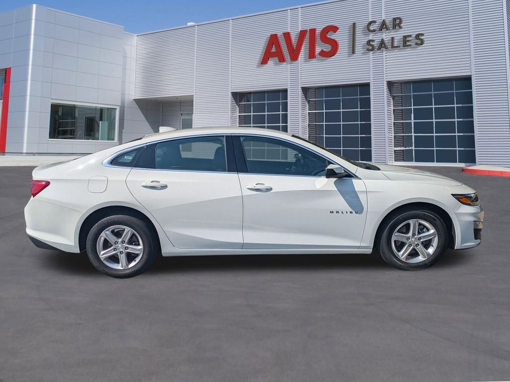 Thumbnail: 2024 Chevrolet Malibu - 5