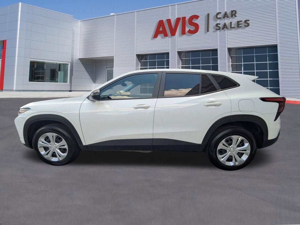 Thumbnail: 2025 Chevrolet Trax - 10