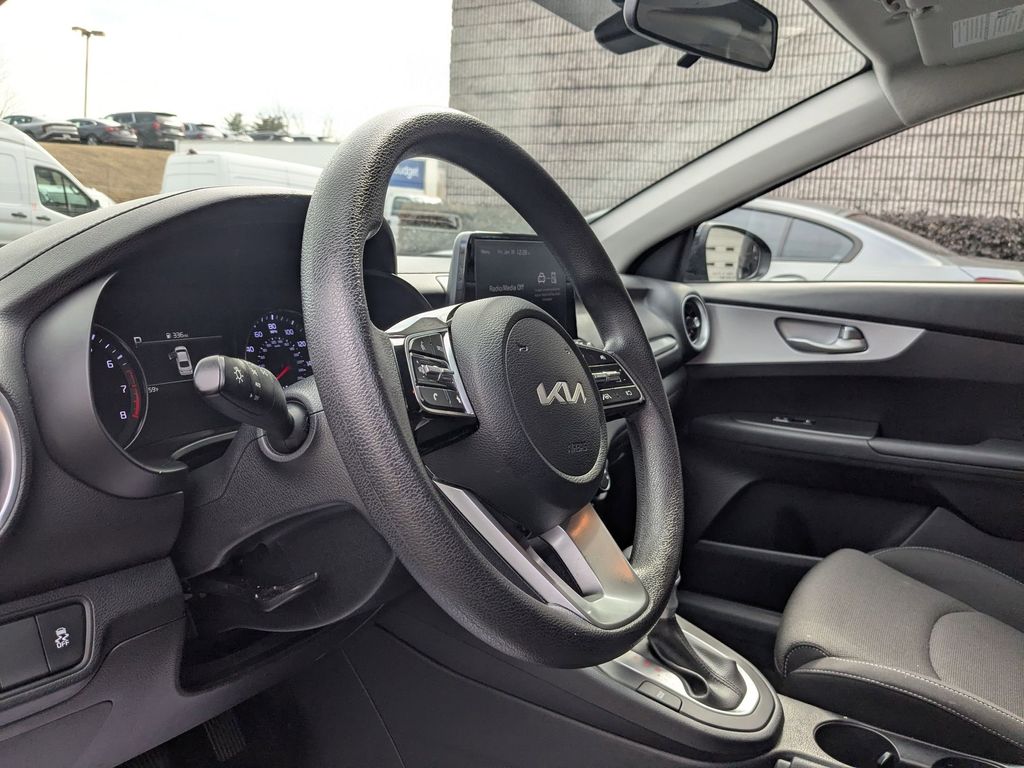 Thumbnail: 2024 Kia Forte - 11