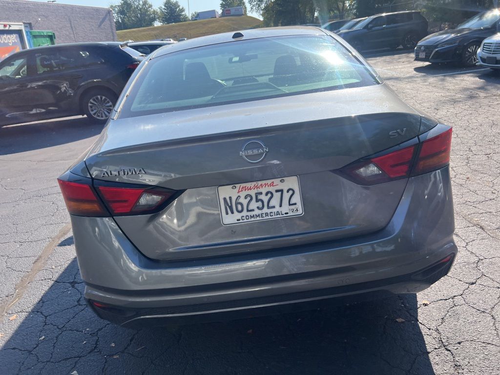 Thumbnail: 2024 Nissan Altima - 10