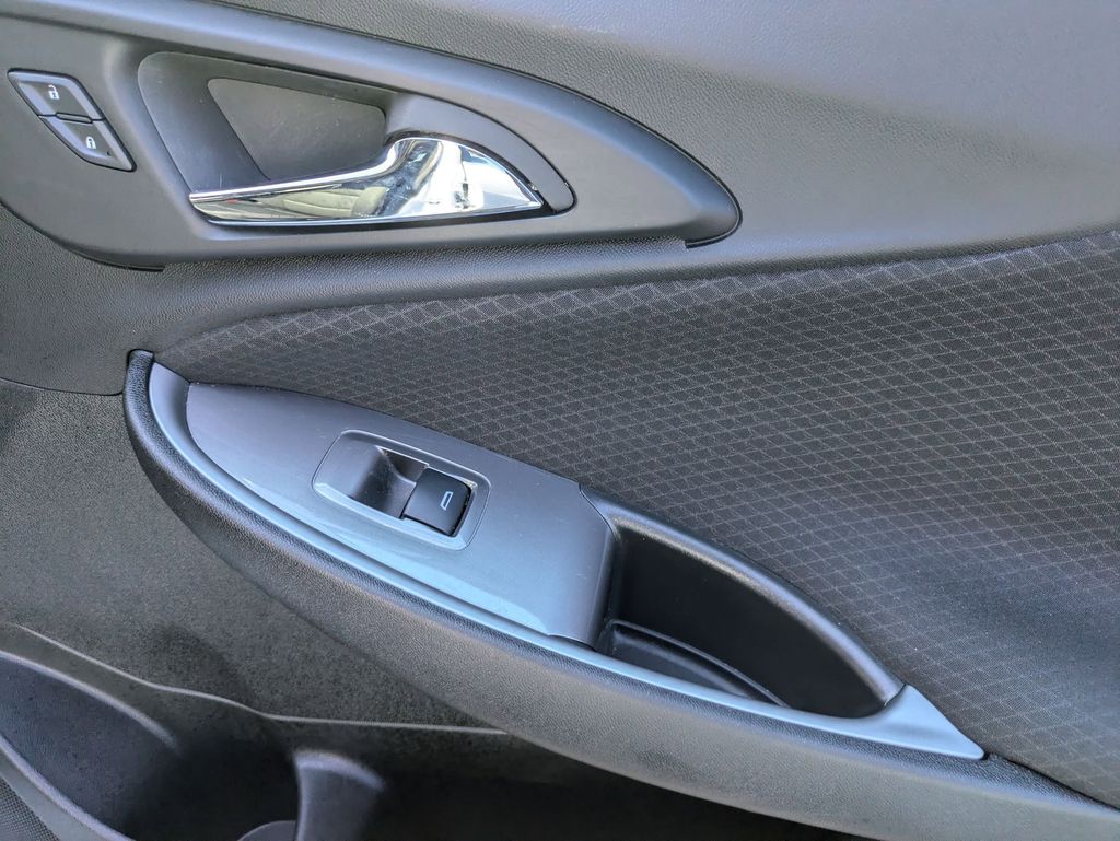 Thumbnail: 2024 Chevrolet Malibu - 32