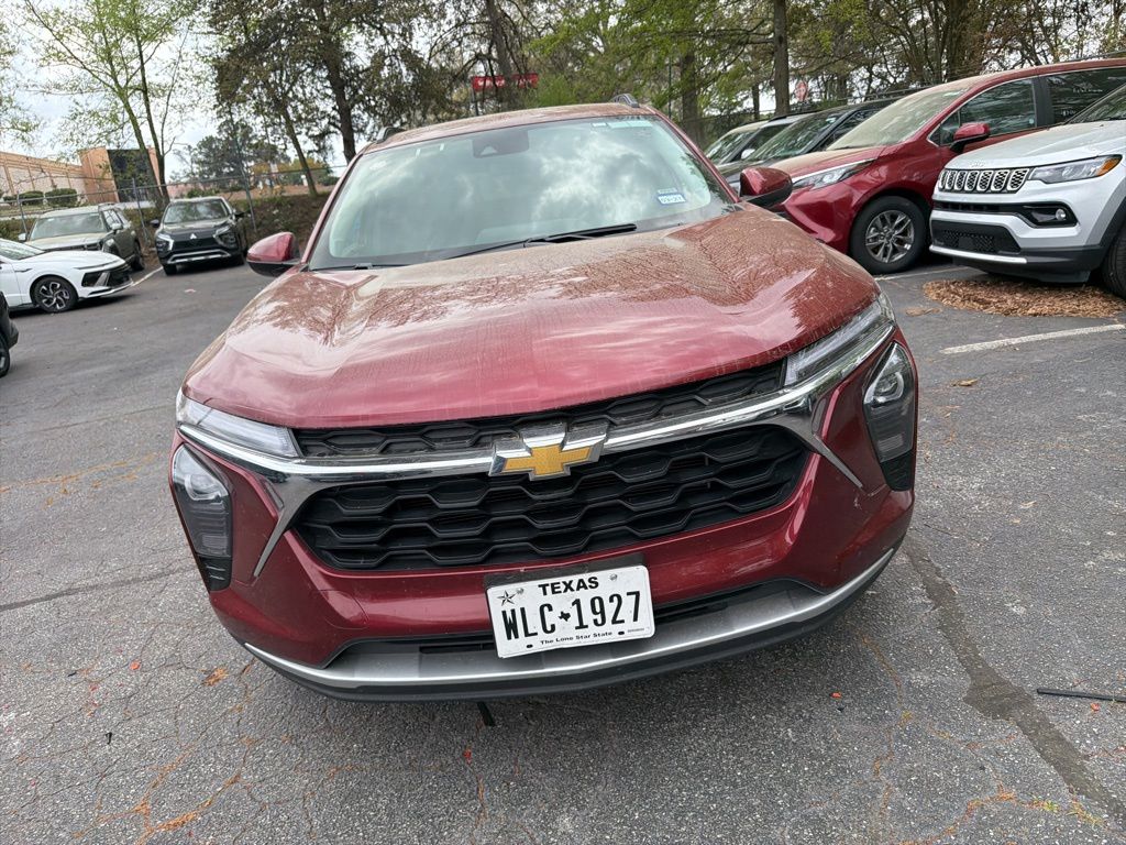 Thumbnail: 2025 Chevrolet Trax - 2