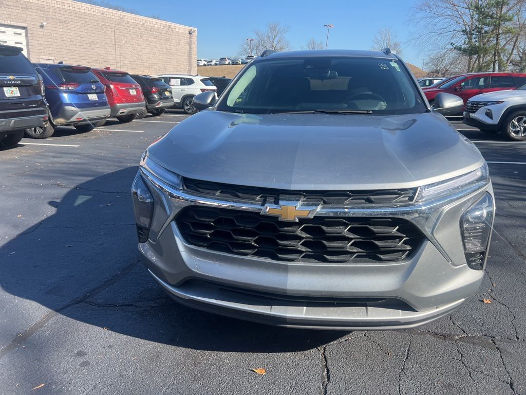 Thumbnail: 2025 Chevrolet Trax - 2