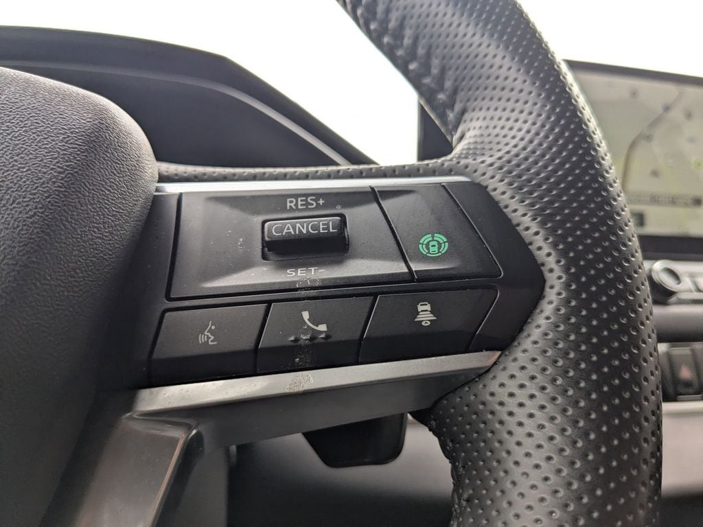 Thumbnail: 2025 Mitsubishi Outlander - 16