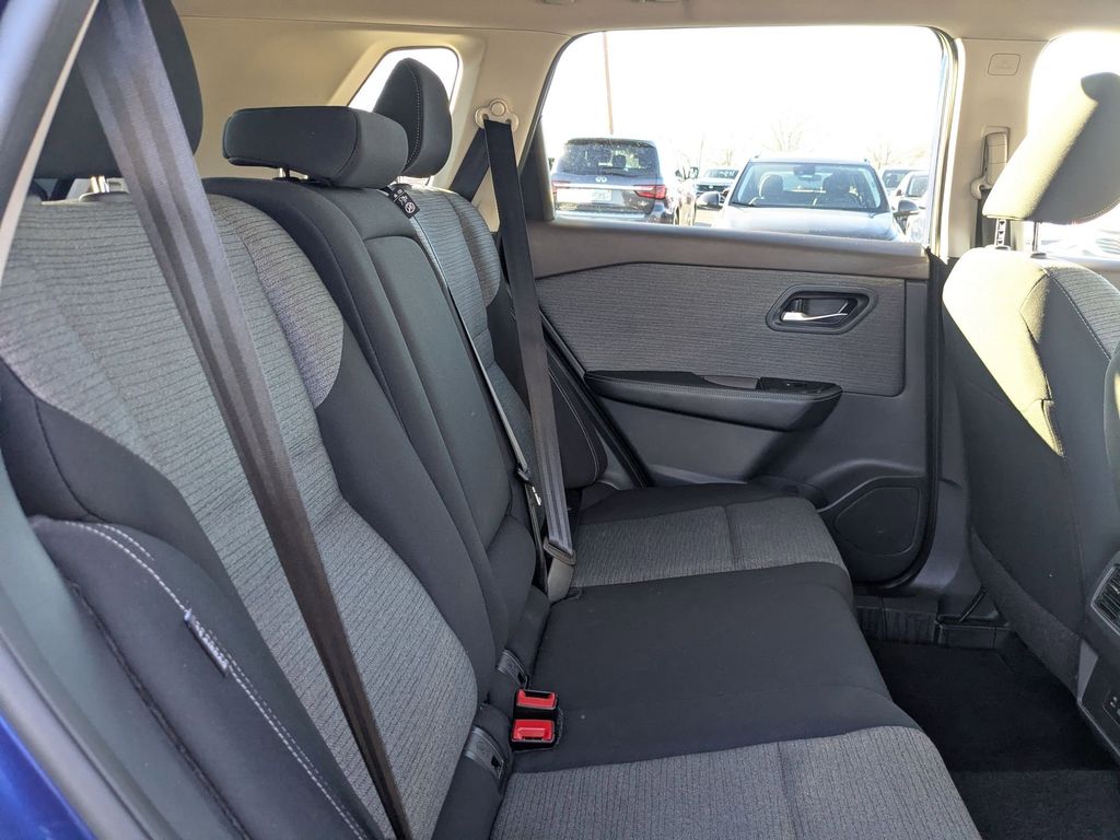 Thumbnail: 2023 Nissan Rogue - 30