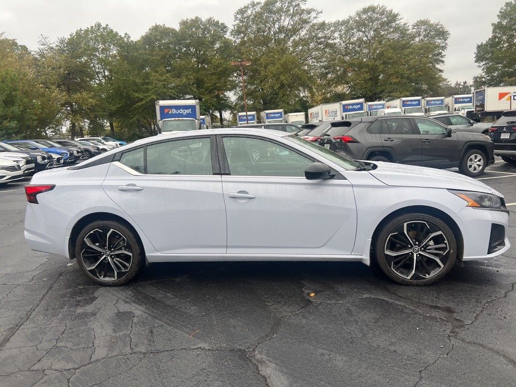 Thumbnail: 2025 Nissan Altima - 4