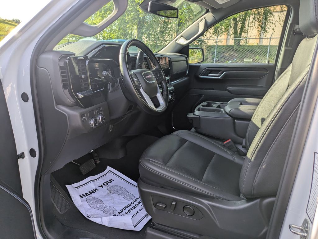 2024 GMC Sierra 1500 SLT 14