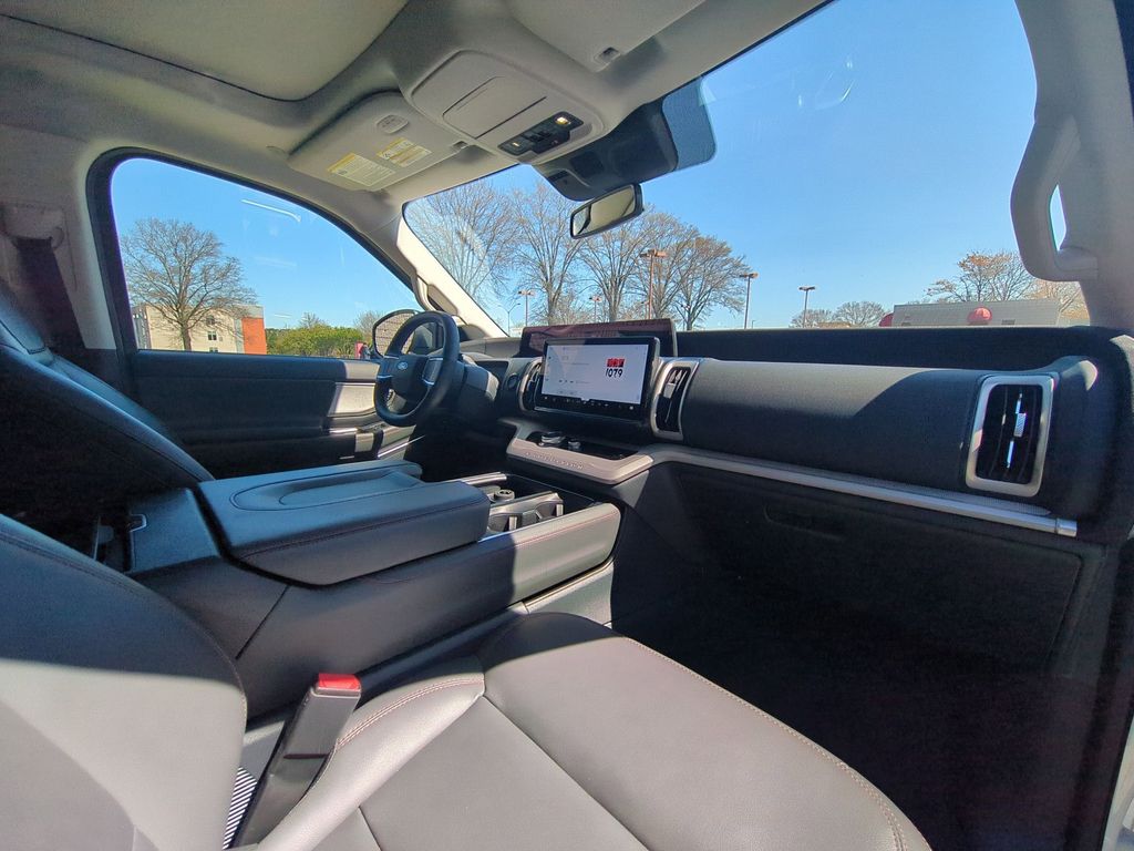 Thumbnail: 2025 Ford Expedition - 33