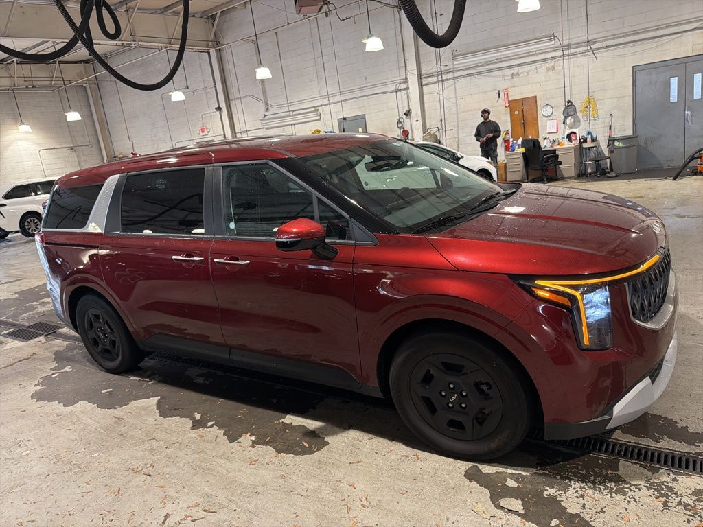 Thumbnail: 2025 Kia Carnival - 4