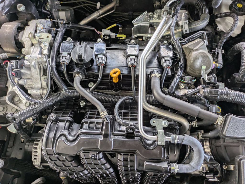 2025 Nissan Altima SR - Photo 34