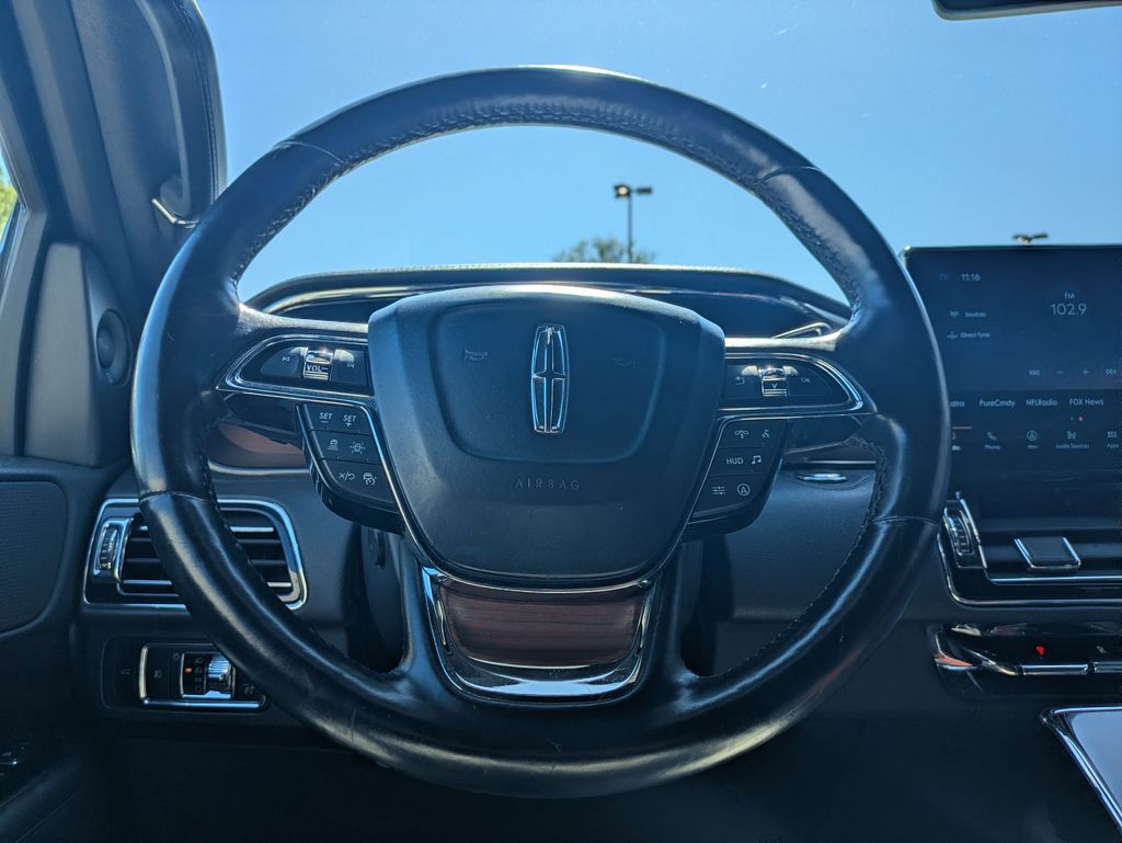 Thumbnail: 2023 Lincoln Navigator - 22