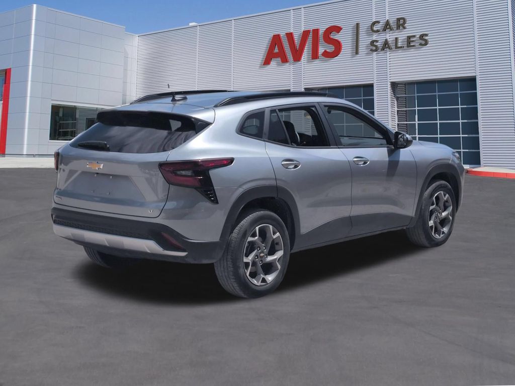 Thumbnail: 2025 Chevrolet Trax - 6