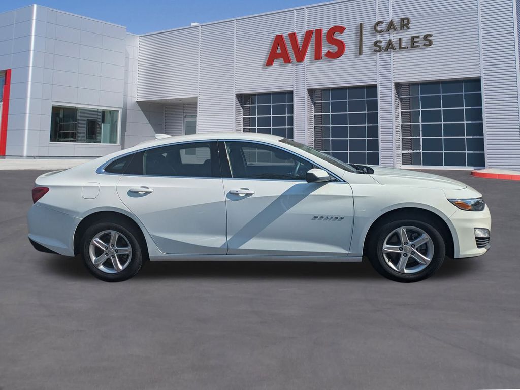 Thumbnail: 2024 Chevrolet Malibu - 5