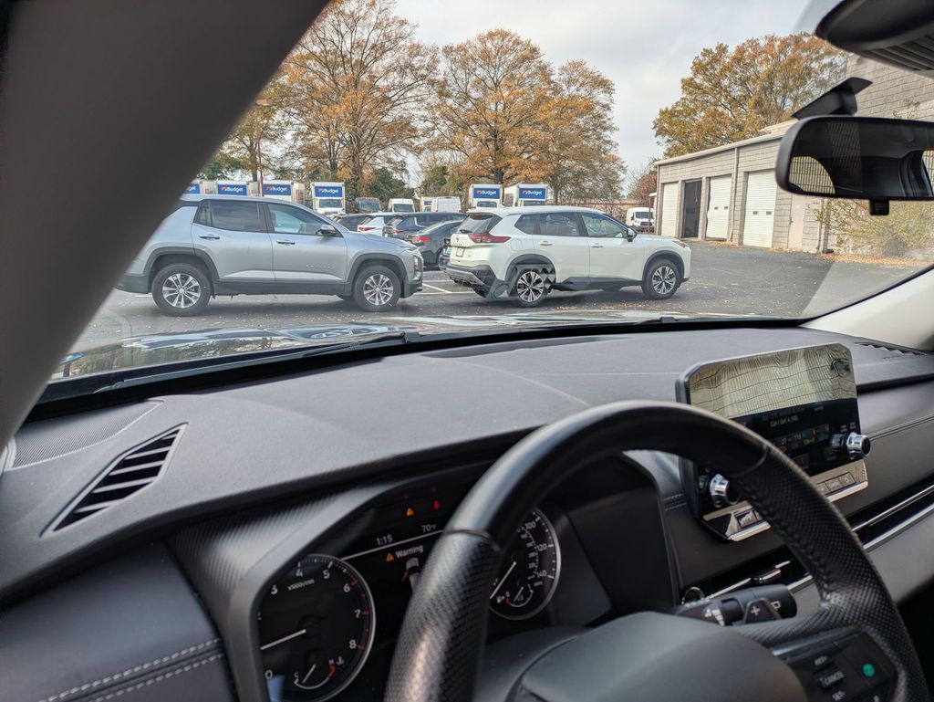 Thumbnail: 2024 Mitsubishi Outlander - 14