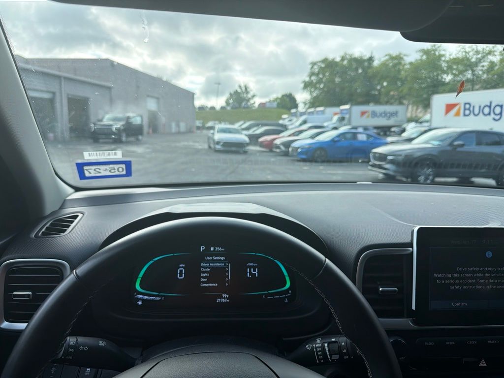 Thumbnail: 2025 Hyundai Venue - 2