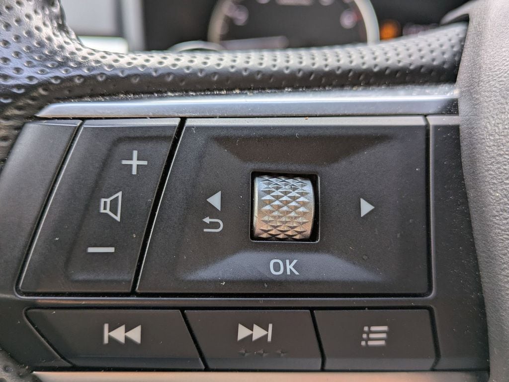 Thumbnail: 2024 Mitsubishi Outlander - 17