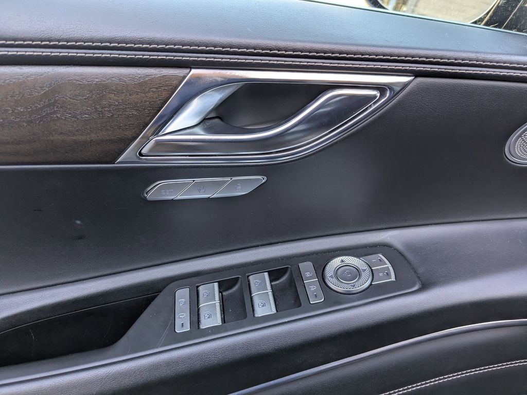 Thumbnail: 2024 Genesis GV80 - 24