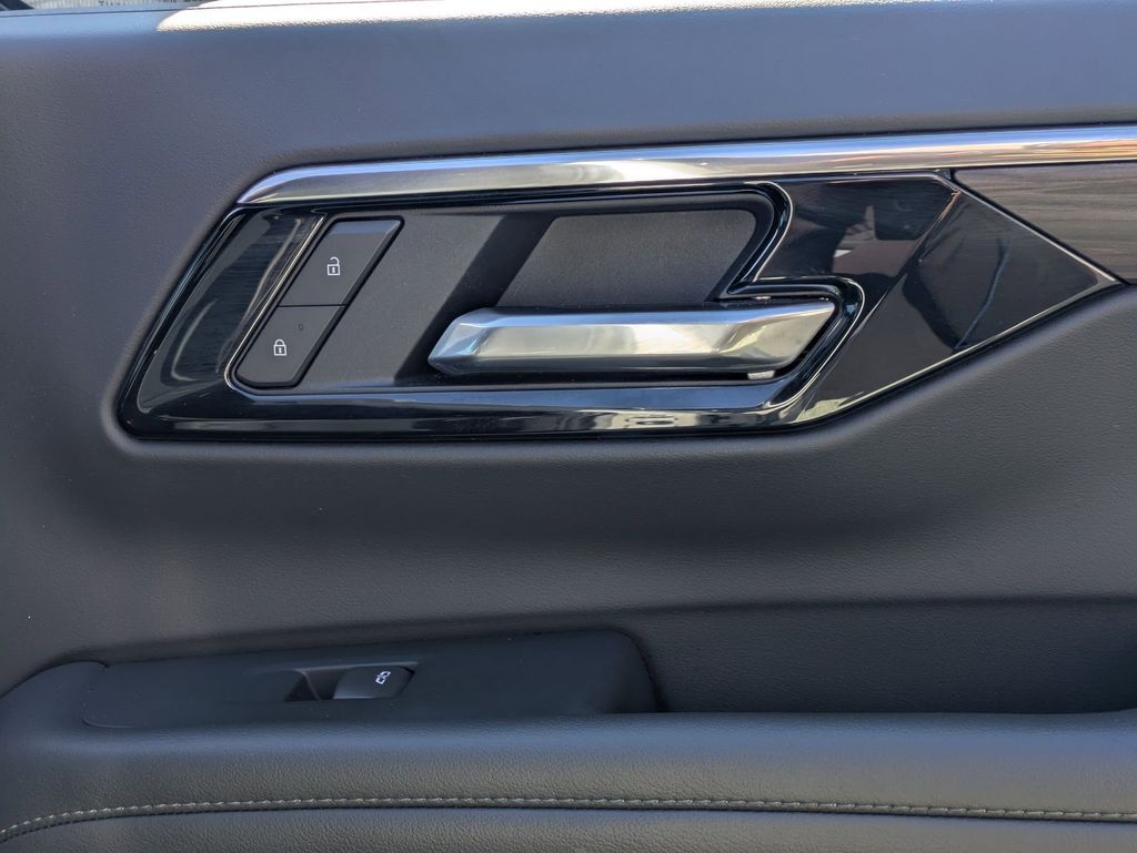 Thumbnail: 2025 Chevrolet Tahoe - 34