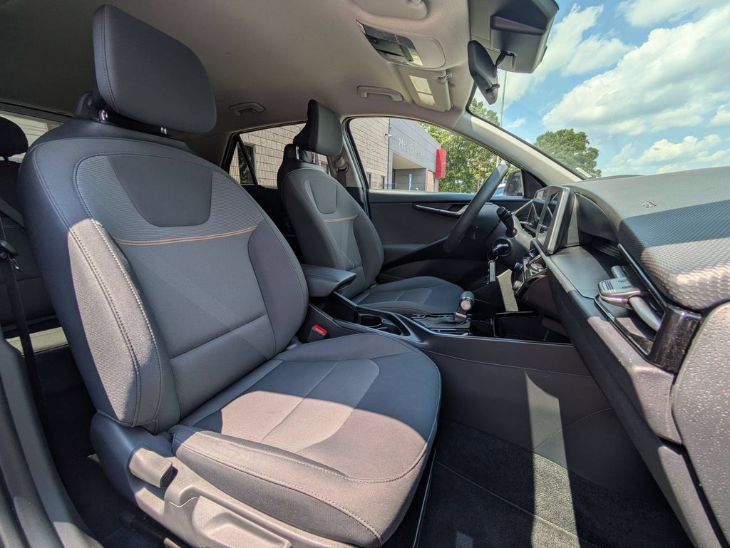 Thumbnail: 2025 Kia Niro - 28
