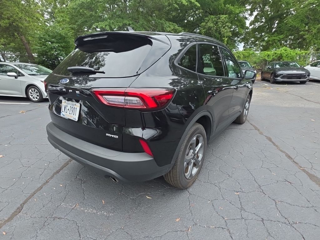 Thumbnail: 2025 Ford Escape - 8