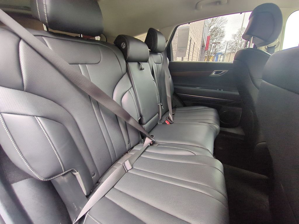 Thumbnail: 2024 Genesis GV80 - 30