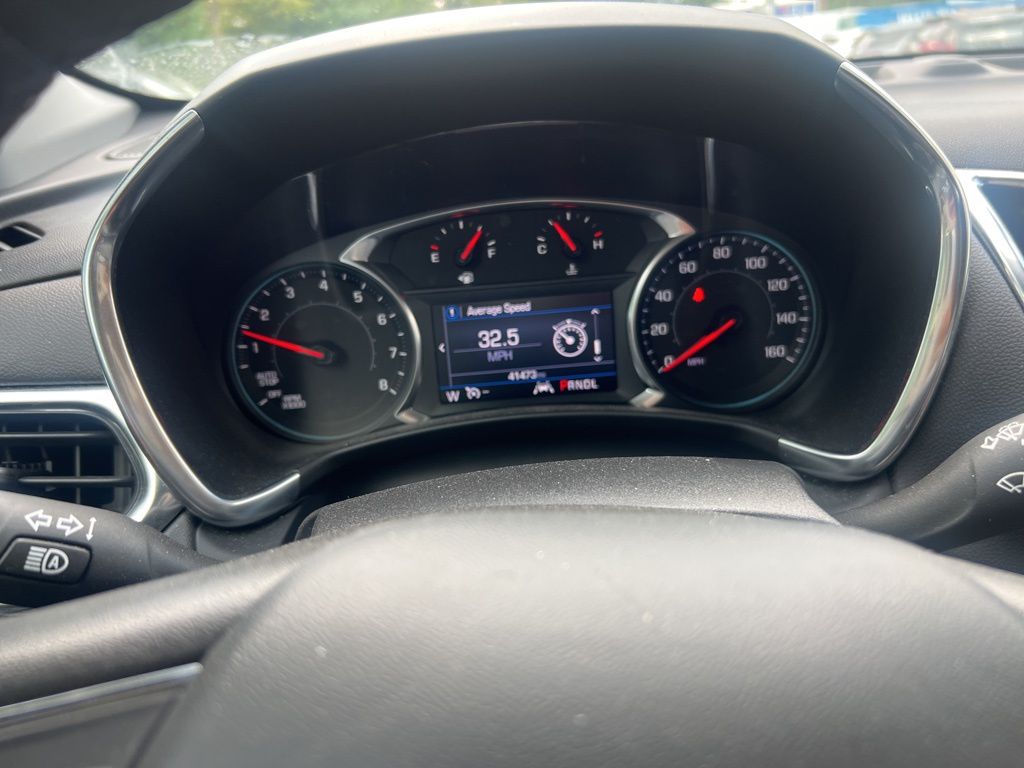 2024 Chevrolet Equinox photo 2
