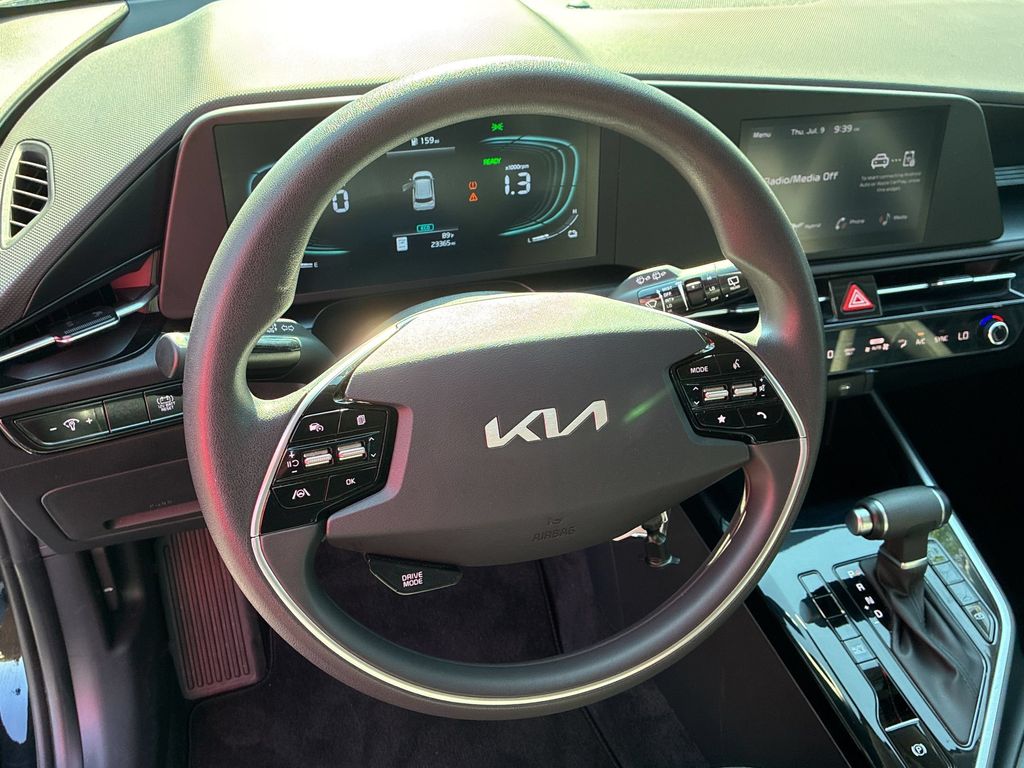 Thumbnail: 2025 Kia Niro - 22