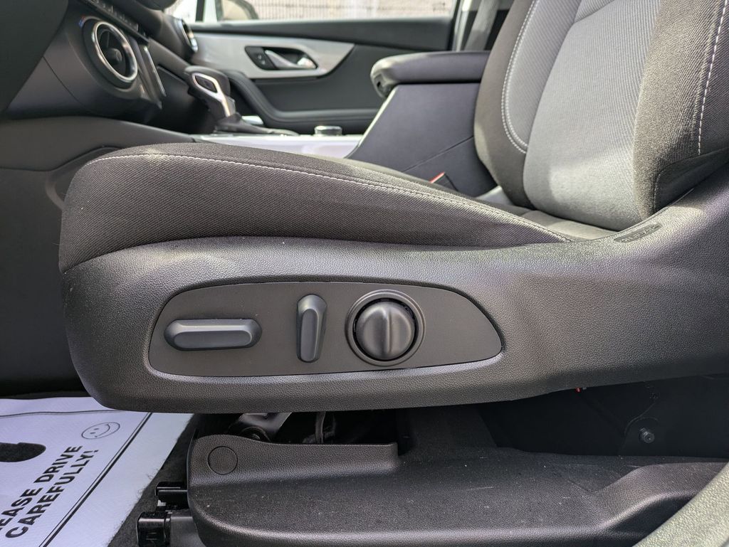 Thumbnail: 2025 Chevrolet Blazer - 14