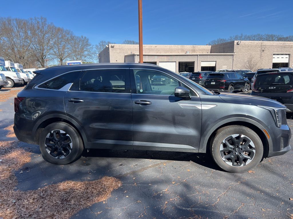 Thumbnail: 2024 Kia Sorento - 4