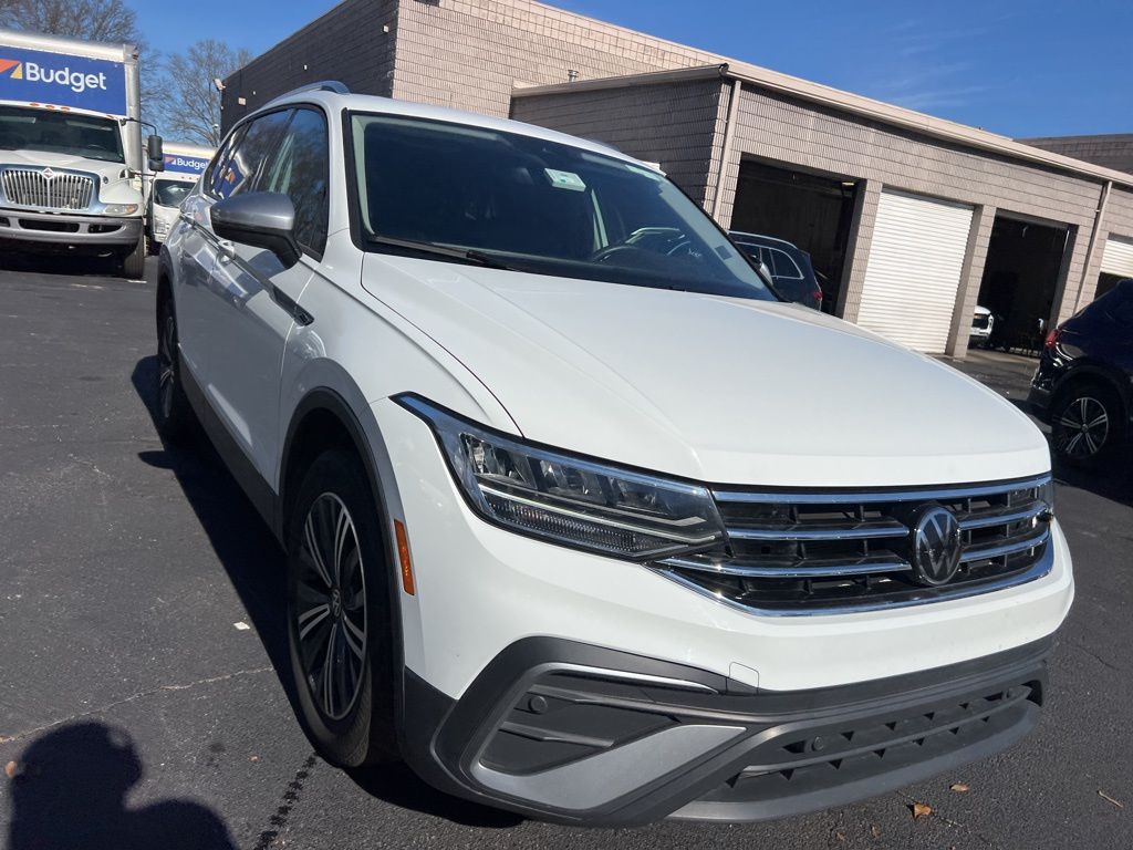 Thumbnail: 2024 Volkswagen Tiguan - 3