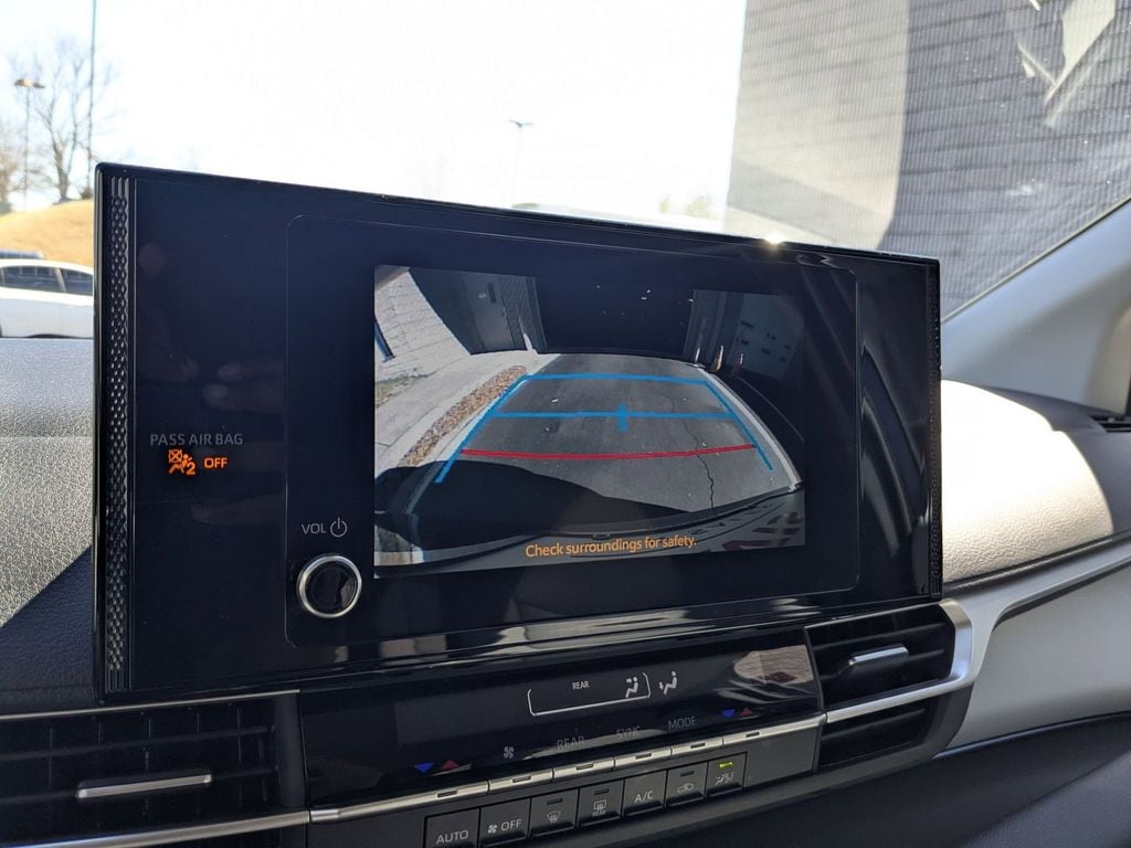 Thumbnail: 2025 Toyota Sienna - 18