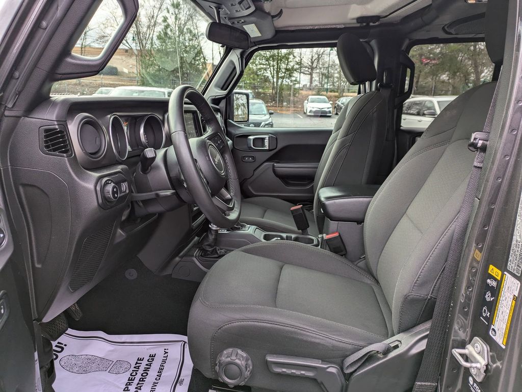 Thumbnail: 2023 Jeep Gladiator - 13