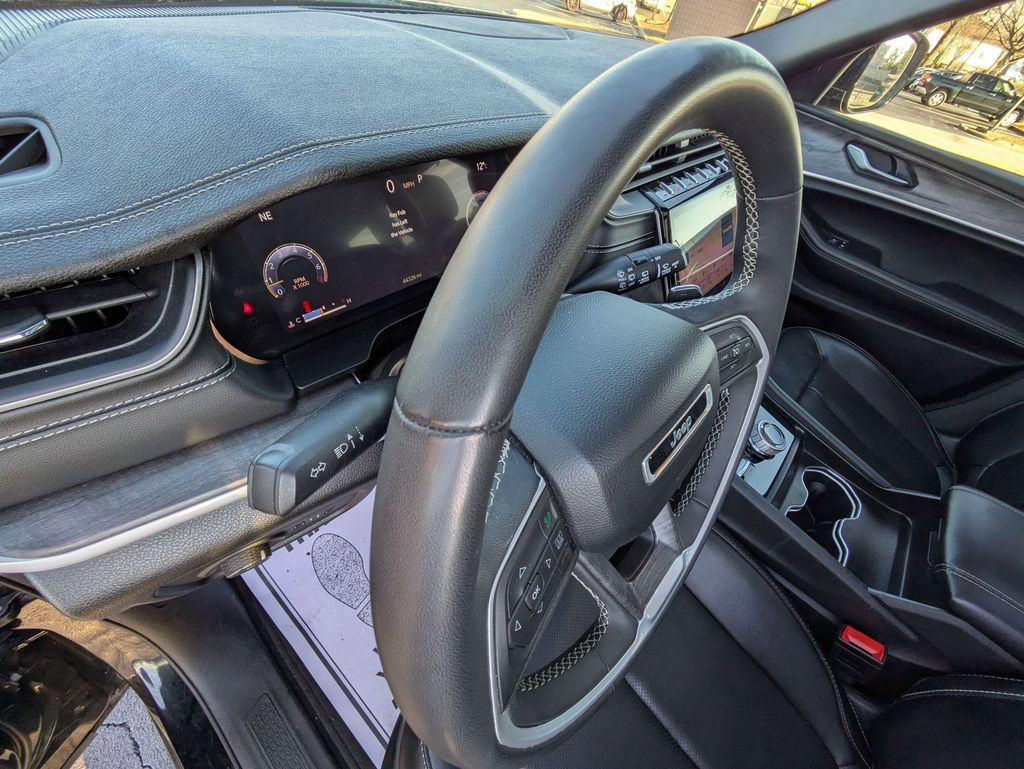 Thumbnail: 2024 Jeep Grand Cherokee L - 14