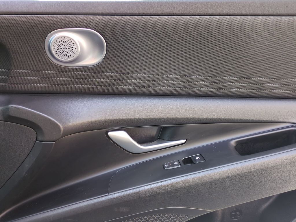 Thumbnail: 2024 Hyundai Elantra - 34