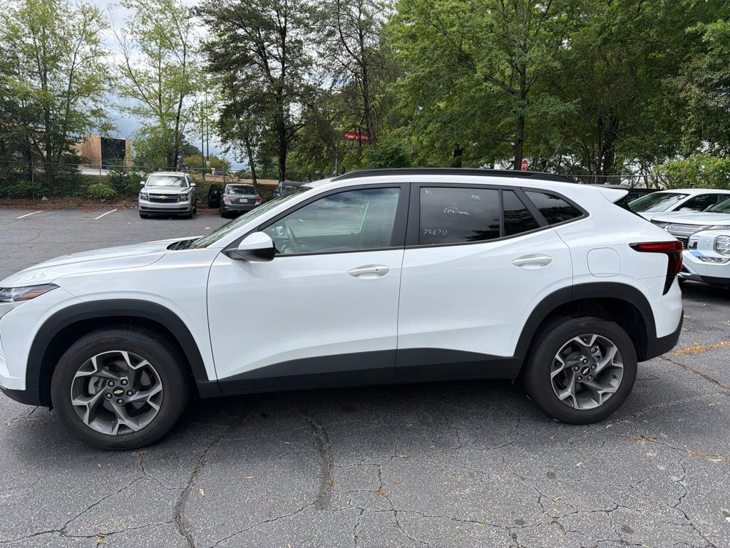 Thumbnail: 2025 Chevrolet Trax - 5