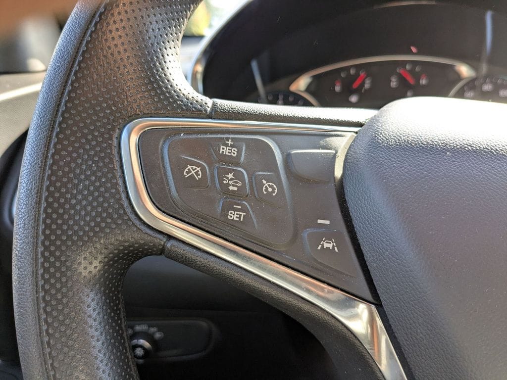 Thumbnail: 2023 Chevrolet Equinox - 17