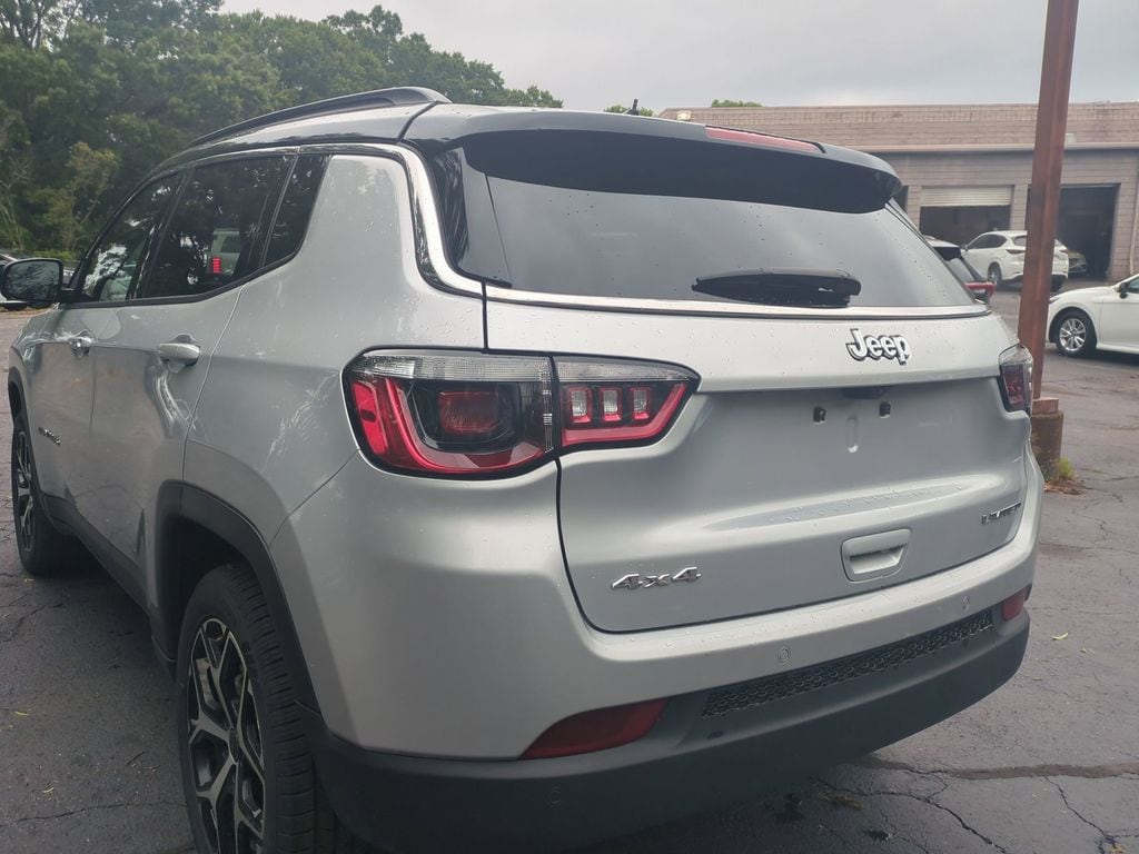 Thumbnail: 2025 Jeep Compass - 9