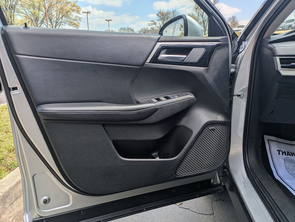 Thumbnail: 2025 Mitsubishi Outlander - 11