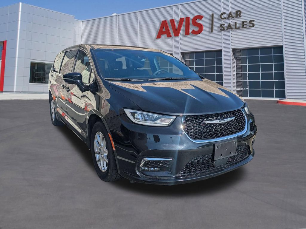 Thumbnail: 2025 Chrysler Pacifica - 3