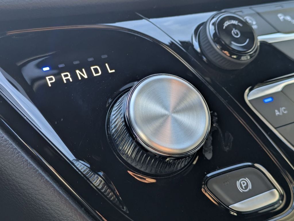 Thumbnail: 2025 Chrysler Pacifica - 17