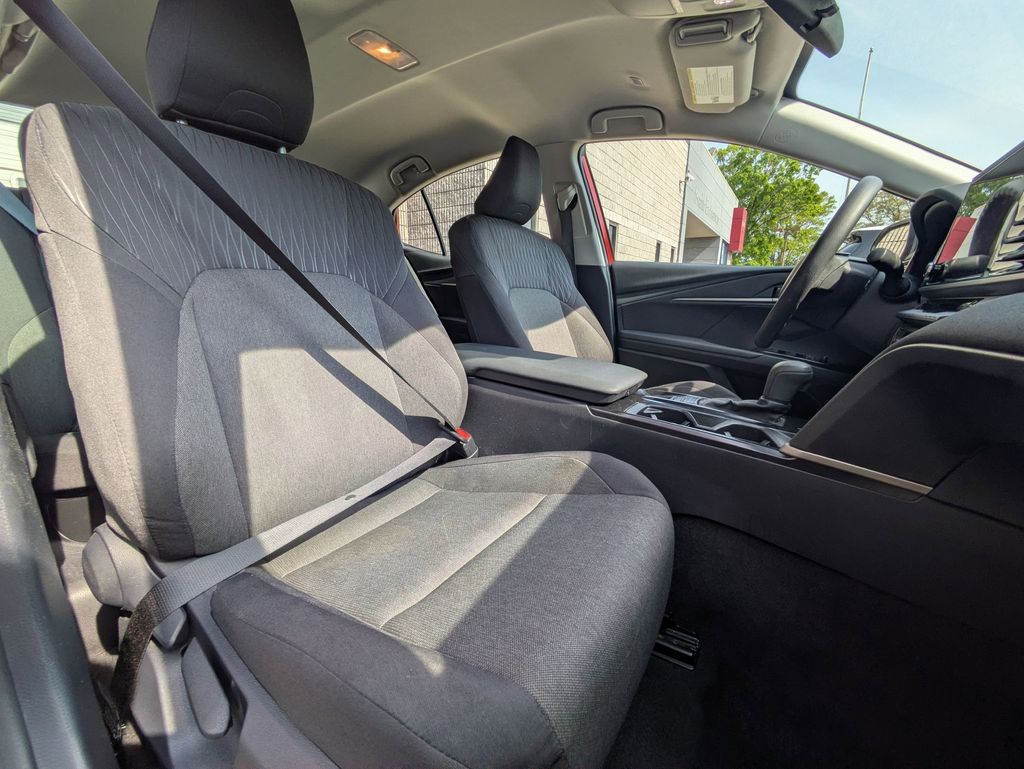 Thumbnail: 2025 Toyota Camry - 30