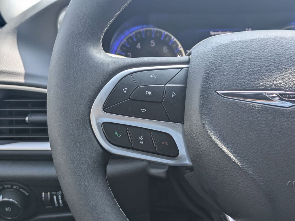 Thumbnail: 2025 Chrysler Pacifica - 22