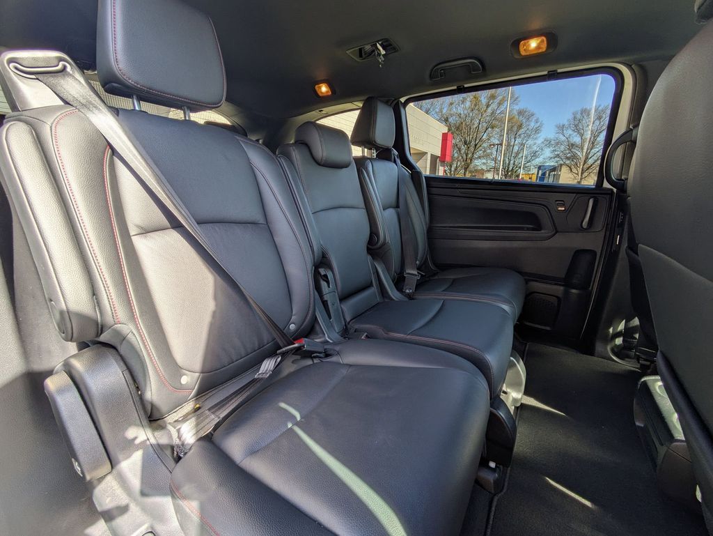 Thumbnail: 2025 Honda Odyssey - 25